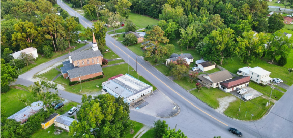 Aufnahme einer Kleinstadt in den USA aus der Luft