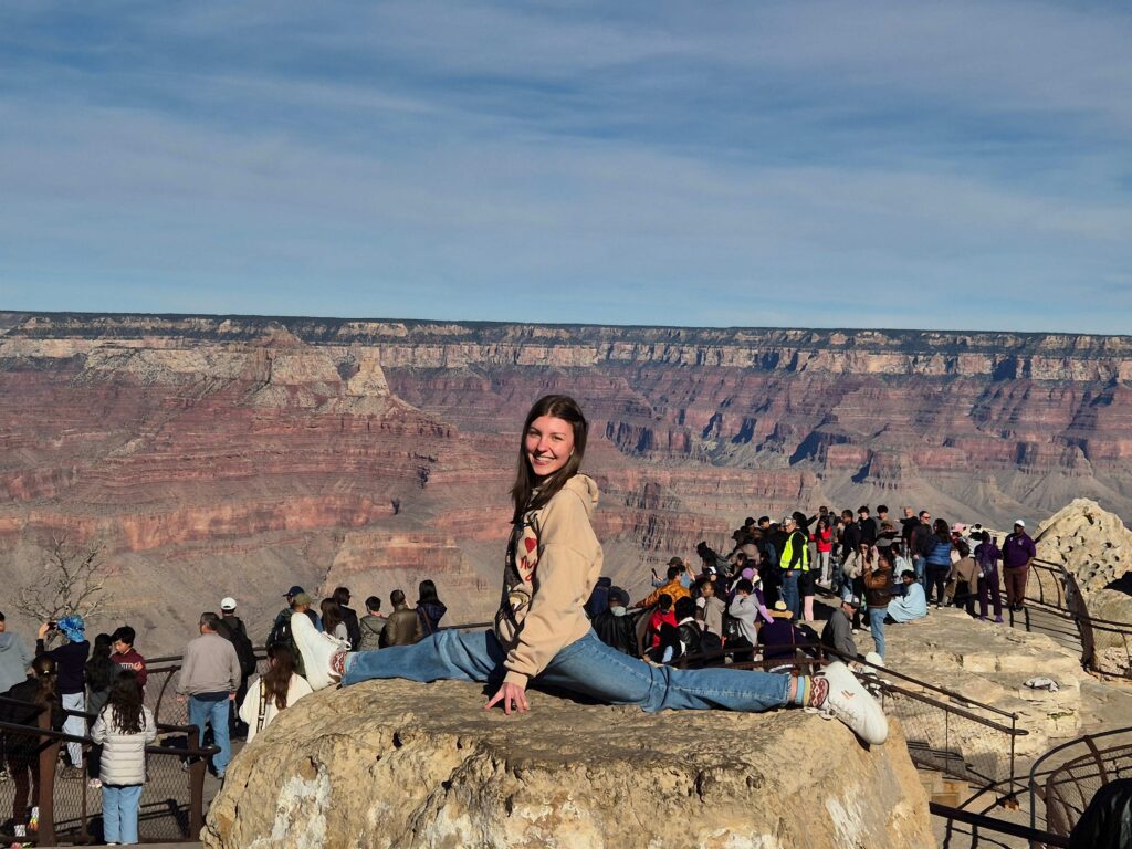 Lena besichtigt den Grand Canyon