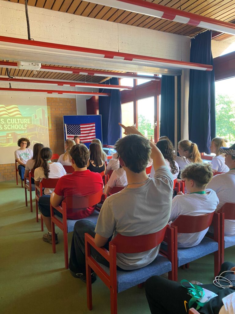 schüler:innen beim vorbereitungstreffen in berlin