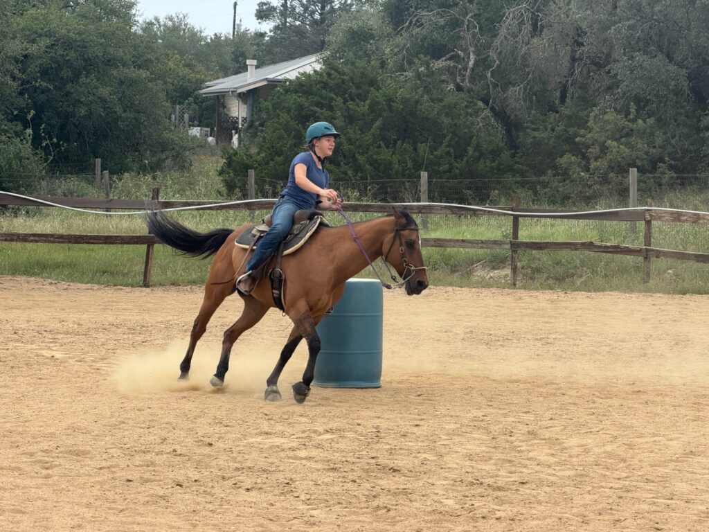 josephine beim reiten in texas