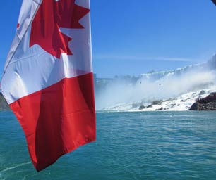 Schueleraustausch Kanada, Flagge auf Schiff