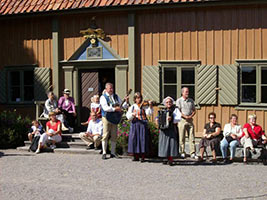 schueleraustausch-schweden-tradition-musik-kleider