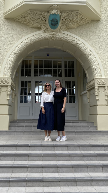 Ayusa-Intrax Mitarbeiterin mit Partner in Northcote College Neuseeland