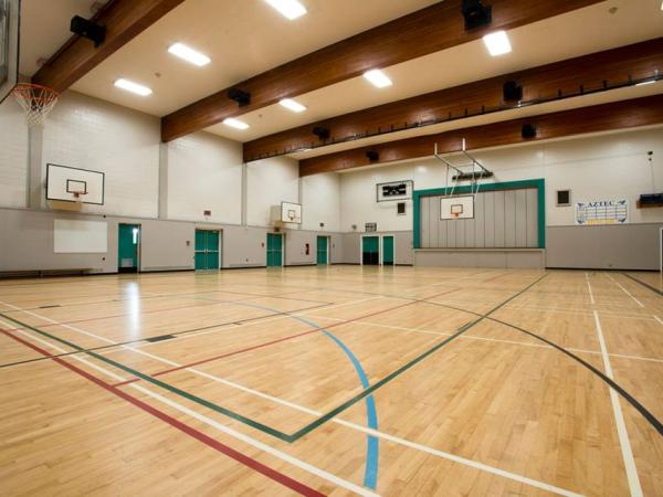 Alpha Secondary School Turnhalle