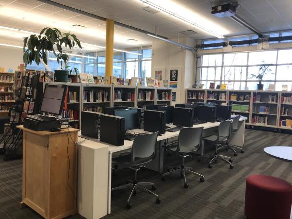 Alpha Secondary School Bibliothek