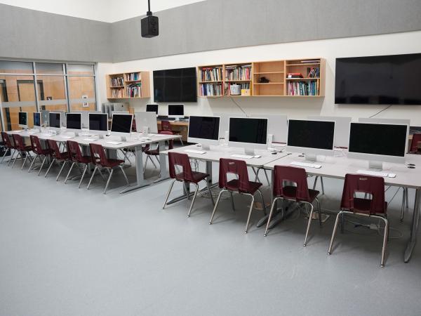 Burnaby North Secondary School Computerraum