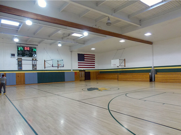 The Charles Finney School Sporthalle