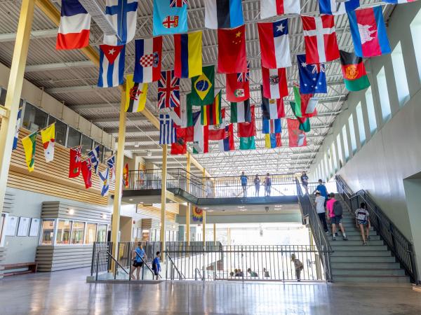 Burnaby Mountain Secondary School Tanzstudio