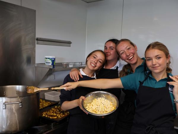 Kerikeri High School Kochen