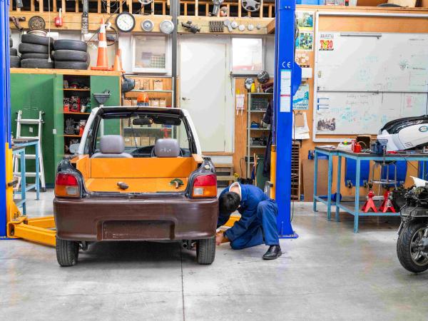 Hillmorton High School Car Shop