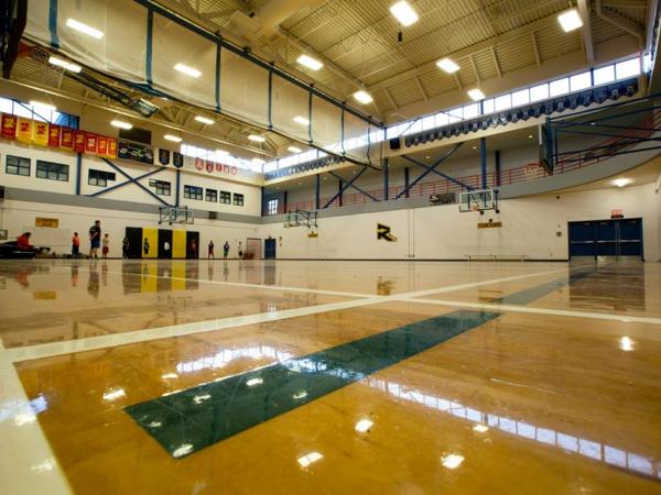 Burnaby South Secondary School Sporthalle