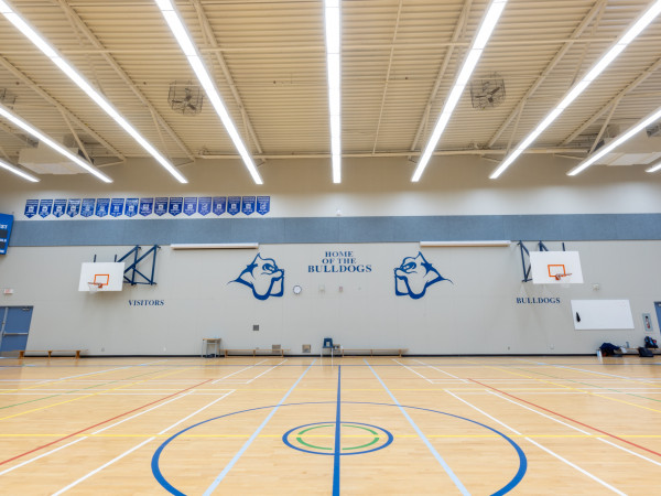 Byrne Creek Secondary School Sporthalle