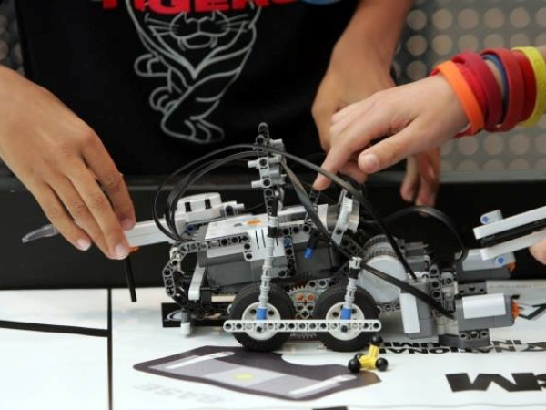 Moscrop Secondary School Robotics