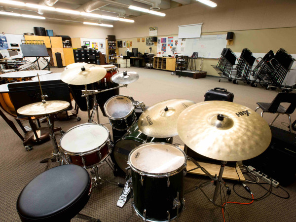 Burnaby Mountain Secondary School Musikraum