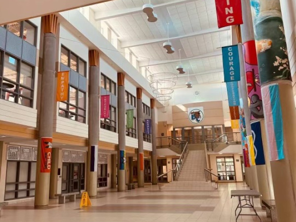 Bear Creek Secondary School Eingang