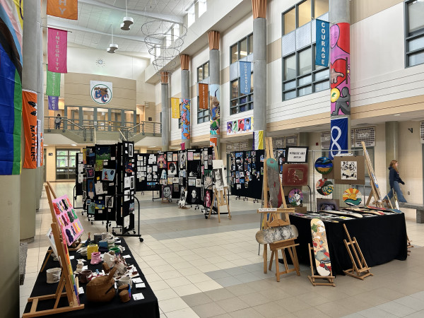 Bear Creek Secondary School Kunstraum