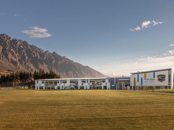 Wakatipu High School Kayaking