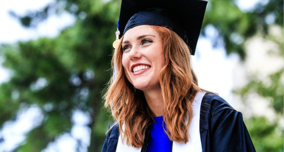 College Stipendium USA Frau