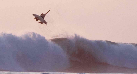 Costa Rica Surfer im Meer
