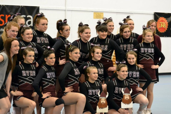 schueleraustausch-kanada-schulwahl-saunders-secondary-school-cheerleader-team